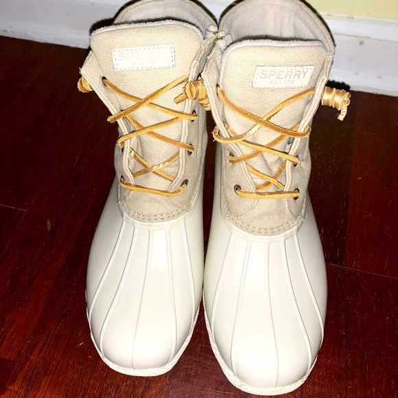 Sperry Shoes - Sperry Ivory boots womens size 11 MINT!